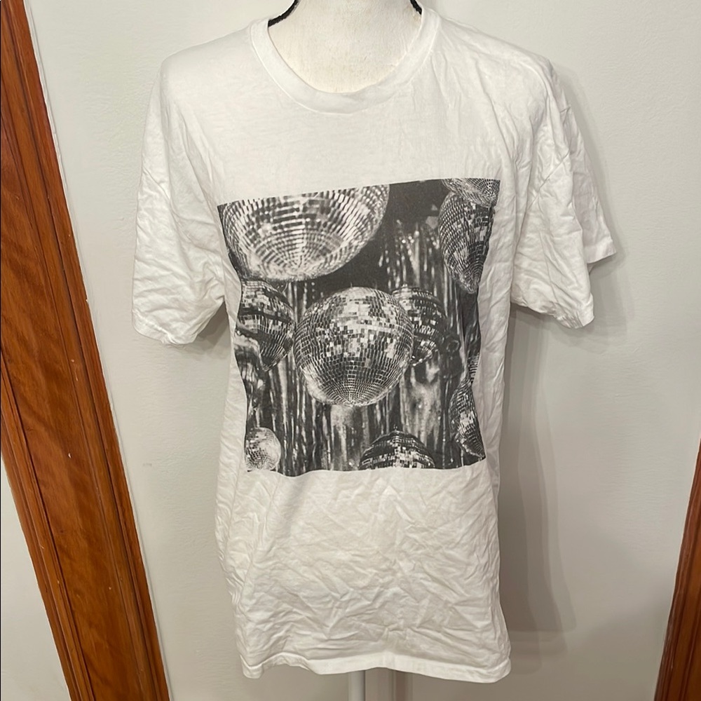 White and Gray Graphic Short Sleeve Tee
